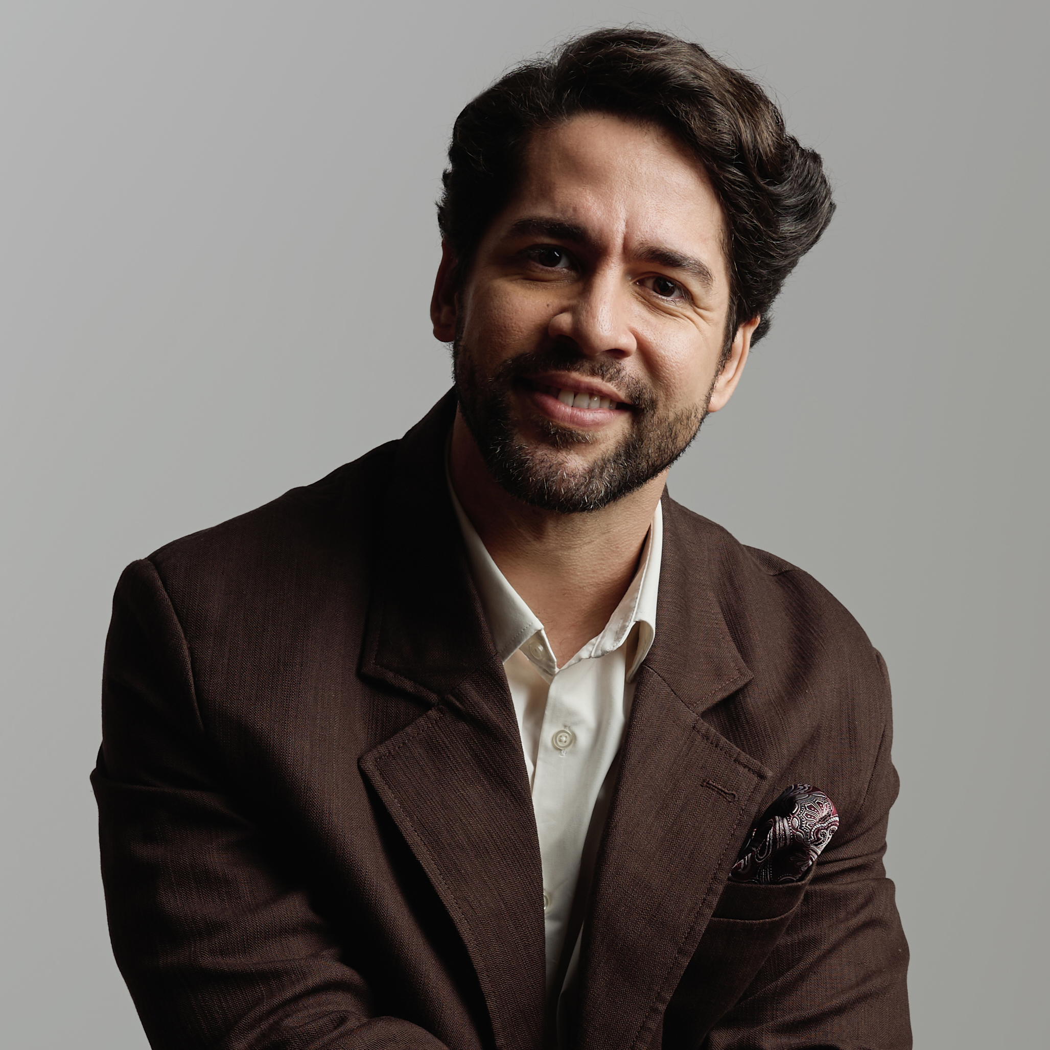 Dr. Adriano Barboza